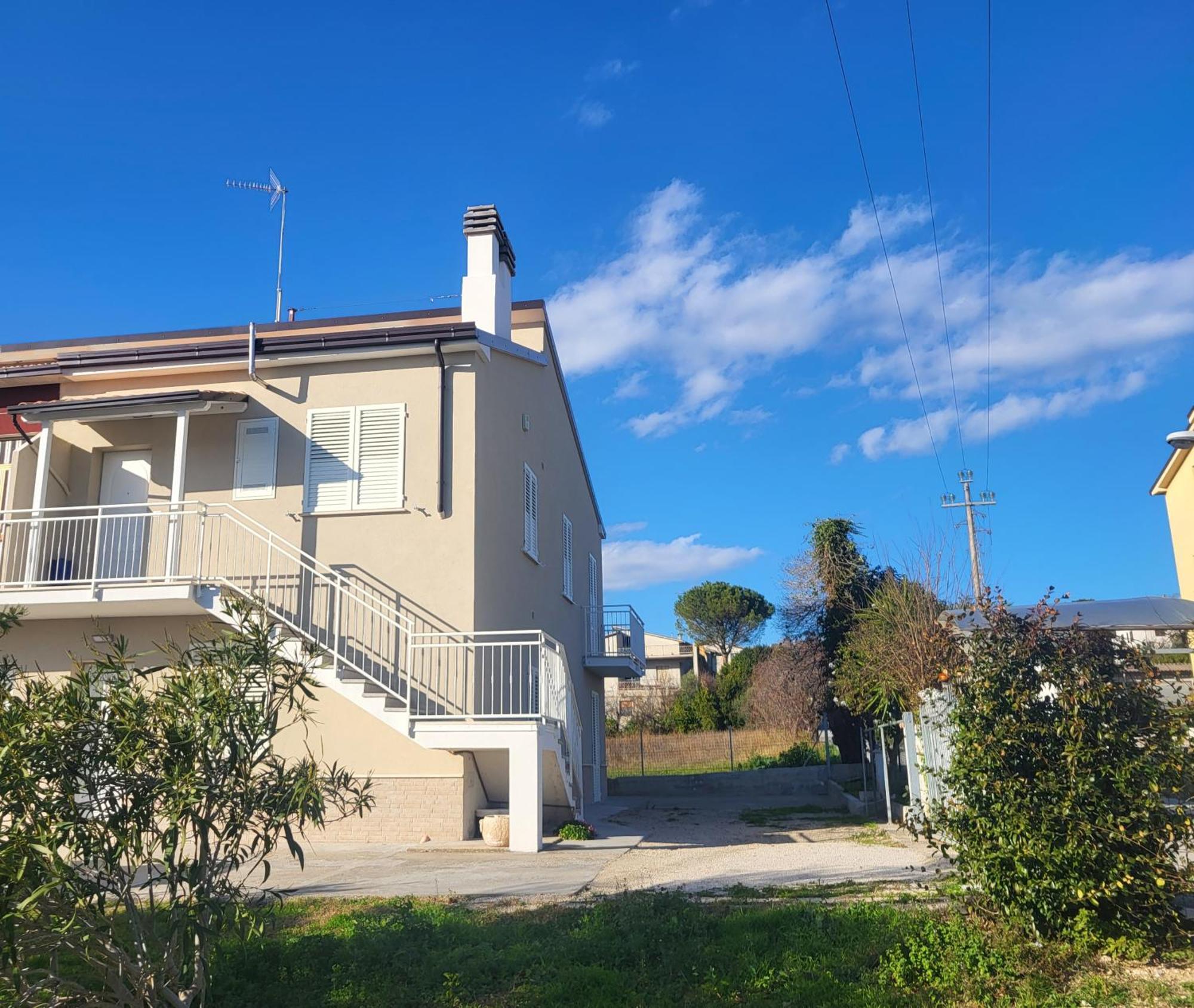 Casa Degli Ulivi - Apartment B Porto San Giorgio Eksteriør billede